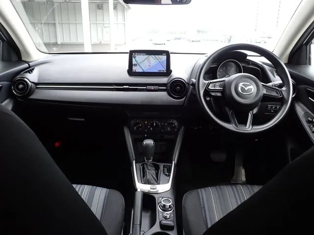 MAZDA2(マツダ)の車両写真