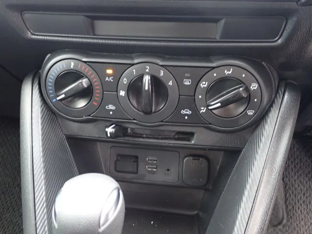 MAZDA2(マツダ)の車両写真
