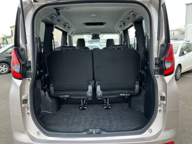 ノア 4WD(トヨタ)の車両写真