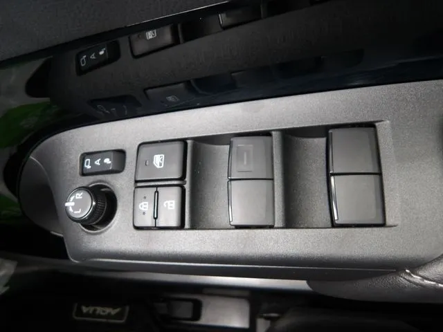 アクア(トヨタ)の車両写真