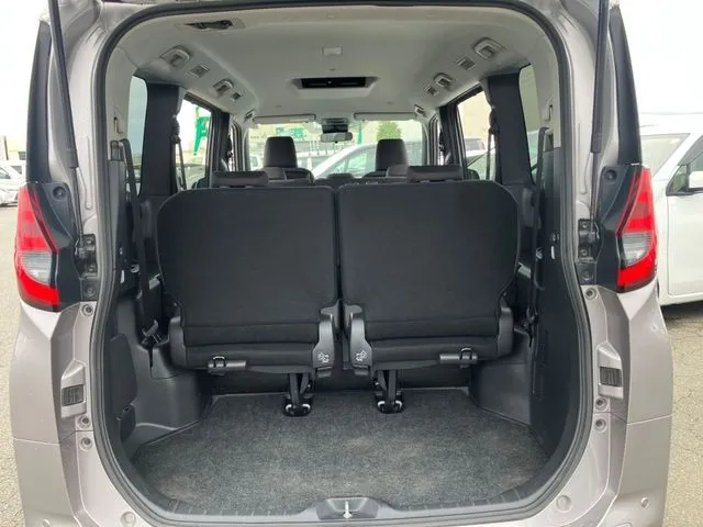 ノア 4WD(トヨタ)の車両写真