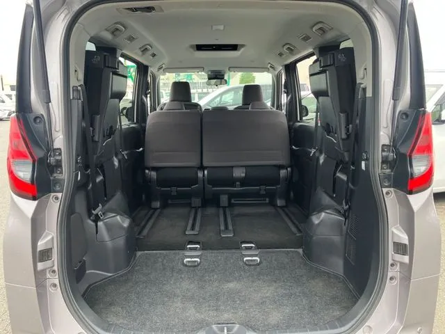 ノア 4WD(トヨタ)の車両写真