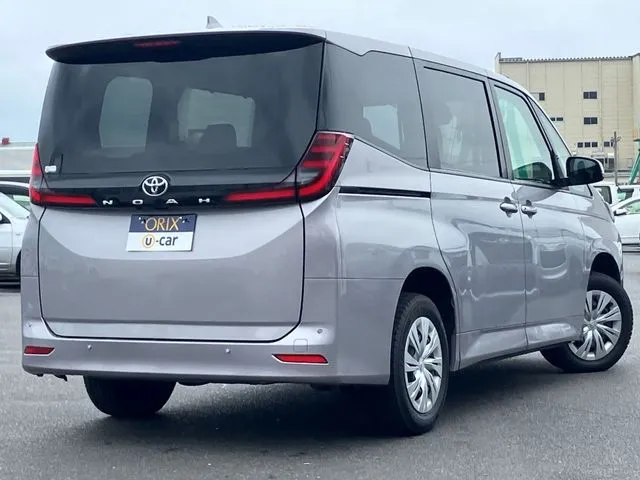 ノア 4WD(トヨタ)の車両写真