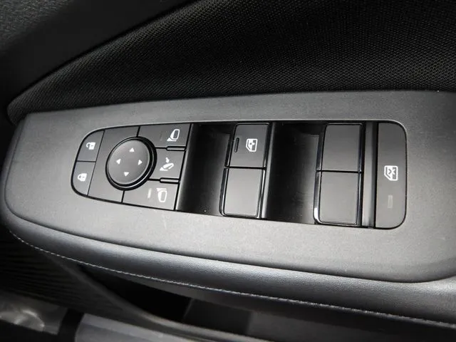 ノート 4WD(ニッサン)の車両写真