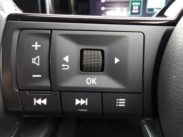 ノート 4WD(ニッサン)の車両写真