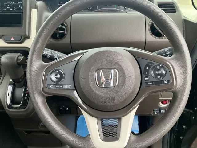 ホンダ　Ｎ　ＢＯＸ　４ＷＤ