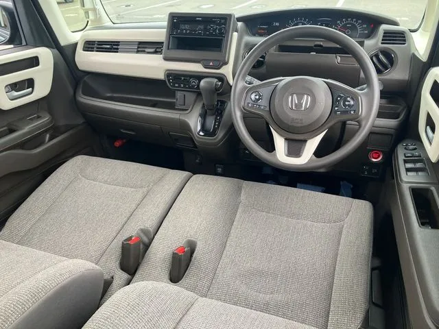 ホンダ　Ｎ　ＢＯＸ　４ＷＤ