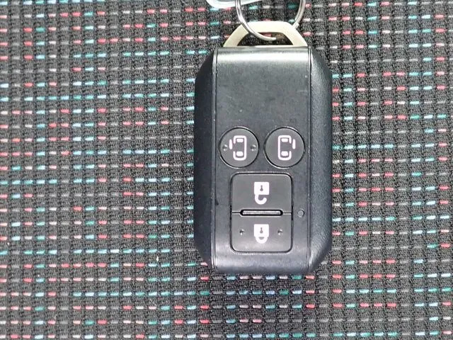 スペーシア（スズキ）の車両写真