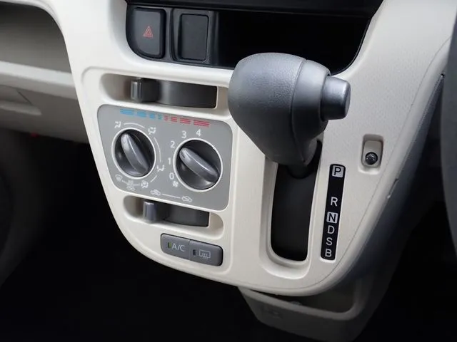 ムーヴ(ダイハツ)の車両写真