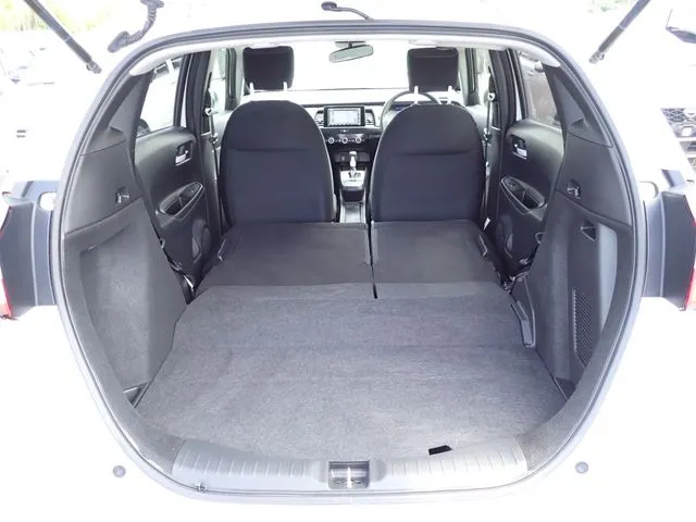 フィット e:HEV 4WD(ホンダ)の車両写真