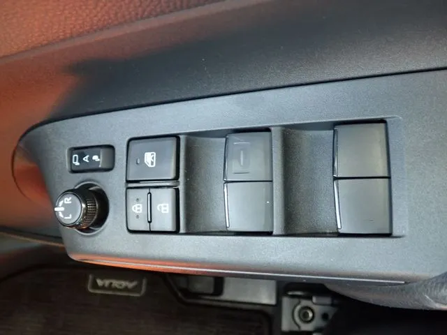 アクア（トヨタ）の車両写真