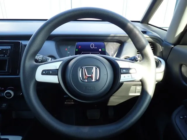 フィット　ｅ：ＨＥＶ（ホンダ）の車両写真