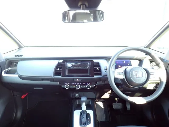 フィット　ｅ：ＨＥＶ（ホンダ）の車両写真