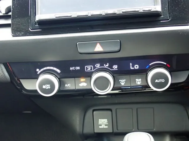 フィット　ｅ：ＨＥＶ（ホンダ）の車両写真