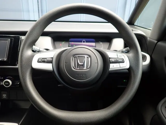 フィット　ｅ：ＨＥＶ（ホンダ）の車両写真