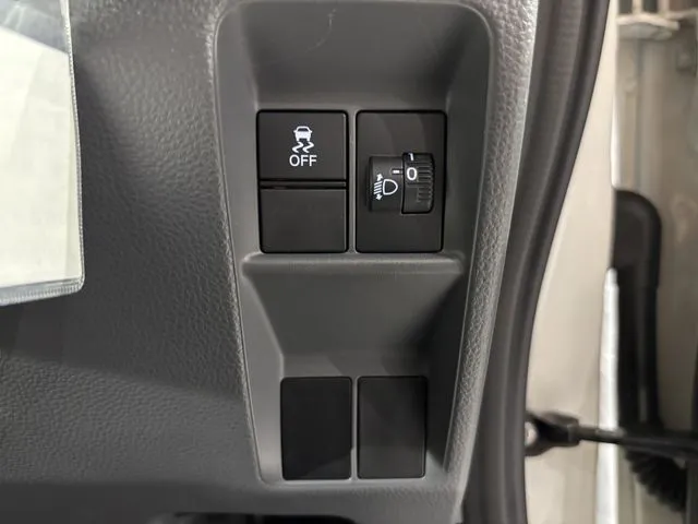 N-VAN 4WD(ホンダ)の車両写真