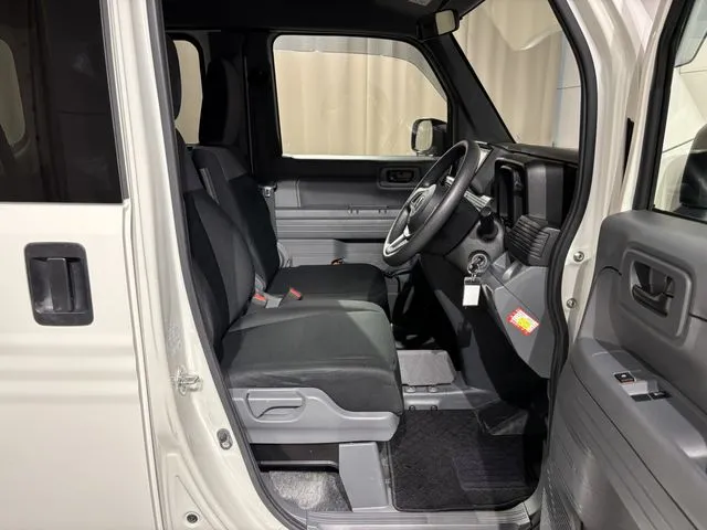 N-VAN 4WD(ホンダ)の車両写真