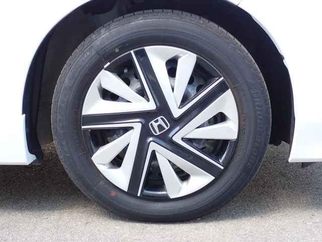 シャトル　ハイブリッド（ホンダ）の車両写真