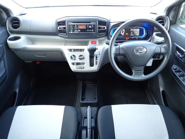 ミラ イース(ダイハツ)の車両写真