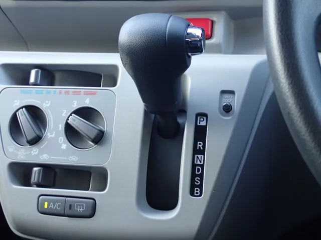 ミラ イース(ダイハツ)の車両写真