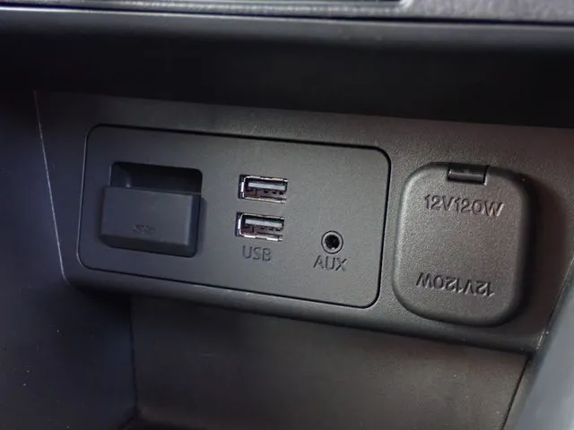 デミオ（マツダ）の車両写真
