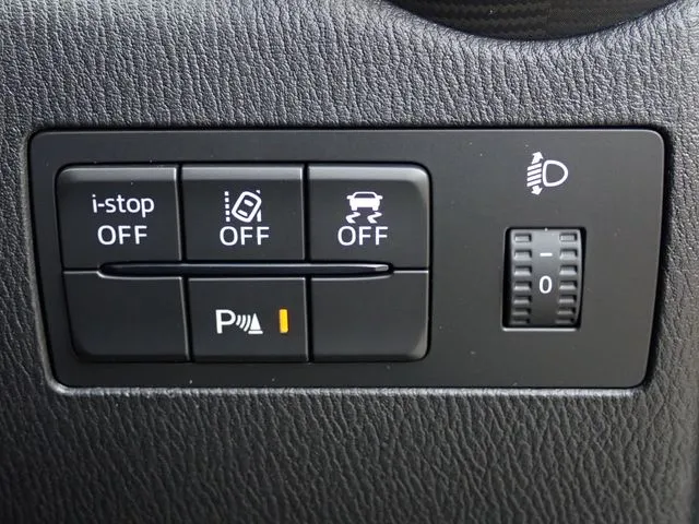 デミオ（マツダ）の車両写真
