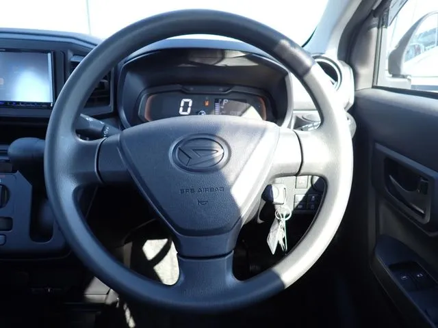 ミラ　イース（ダイハツ）の車両写真
