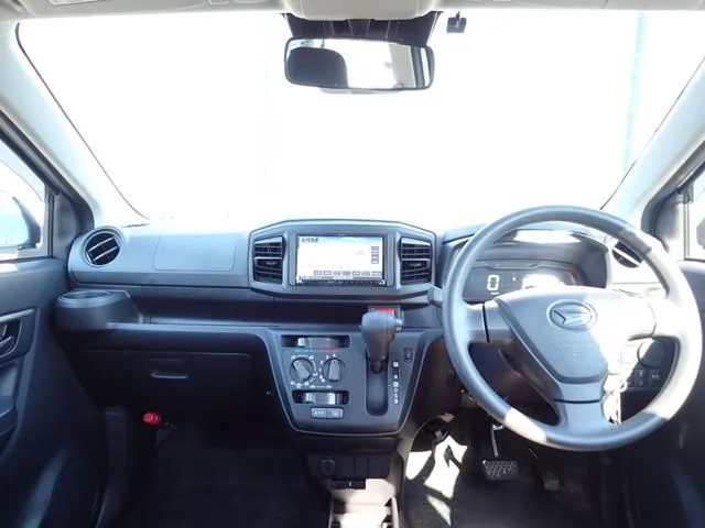 ミラ　イース（ダイハツ）の車両写真
