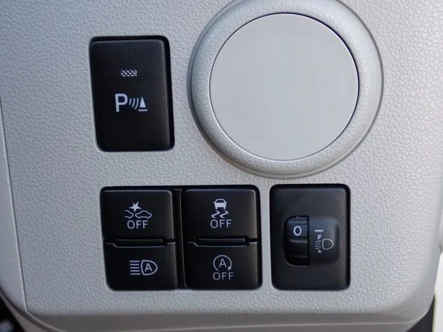 ミラ　イース　４ＷＤ（ダイハツ）の車両写真