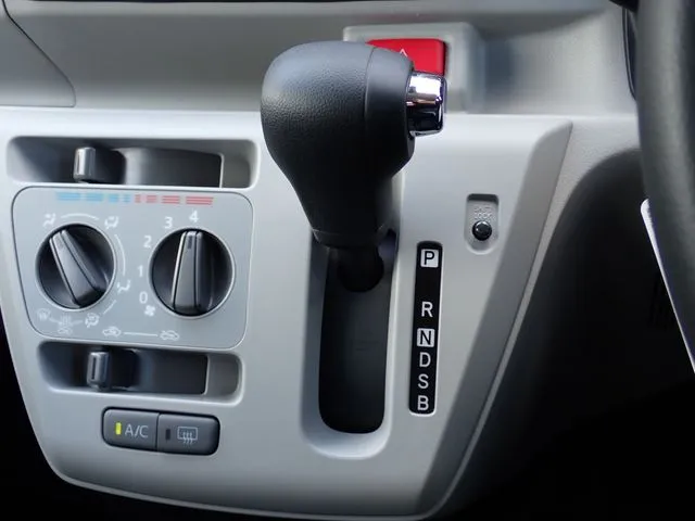 ミラ　イース　４ＷＤ（ダイハツ）の車両写真