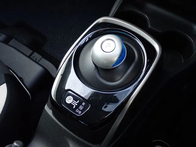 ノート 4WD(ニッサン)の車両写真