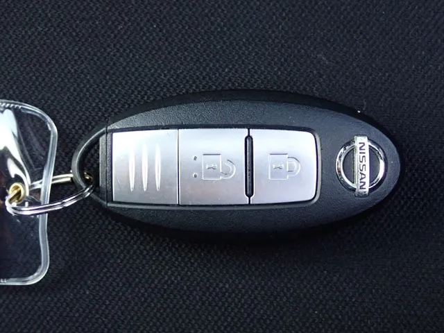 ノート 4WD(ニッサン)の車両写真