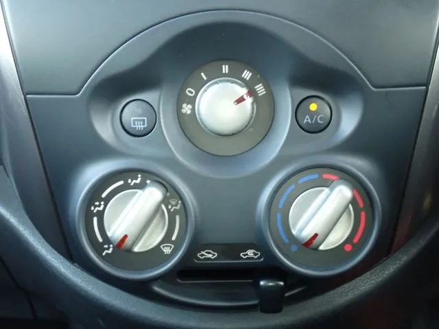 マーチ（ニッサン）の車両写真