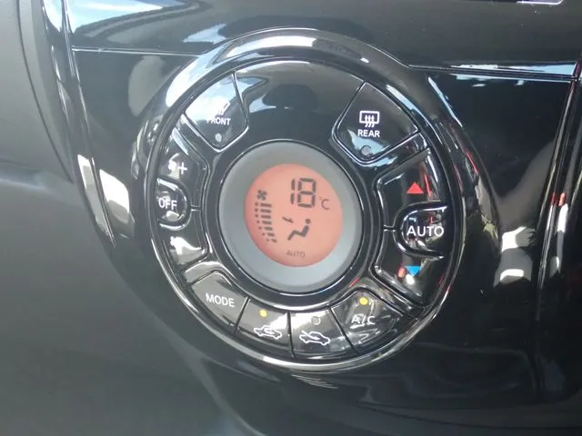 ノート(ニッサン)の車両写真
