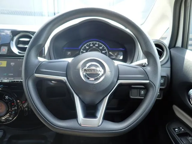 ノート(ニッサン)の車両写真