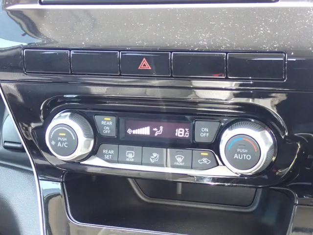セレナ　Ｓハイブリッド（ニッサン）の車両写真