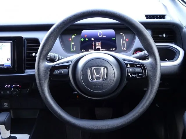 フィット　ｅ：ＨＥＶ（ホンダ）の車両写真