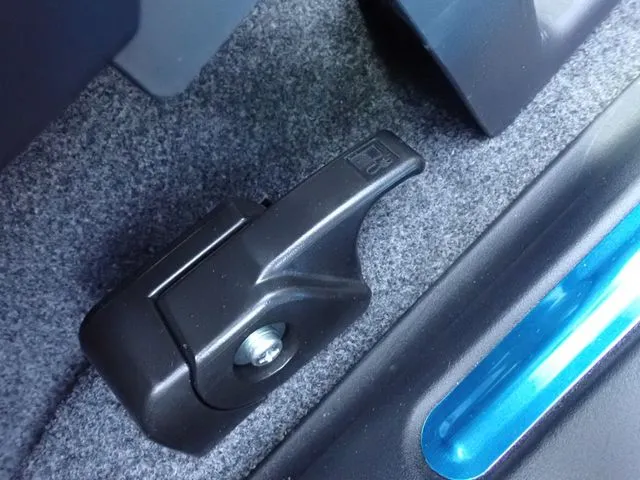 アイ　ミーブ（ミツビシ）の車両写真
