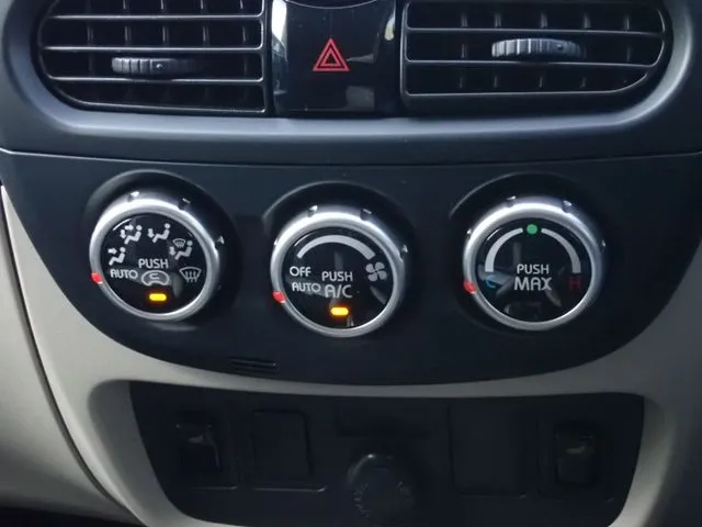 アイ　ミーブ（ミツビシ）の車両写真