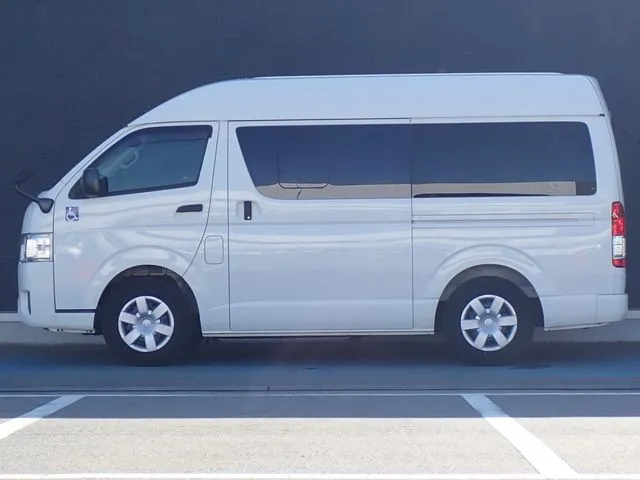 ハイエースバン　１．２５ｔ　２ＷＤ（トヨタ）の車両写真