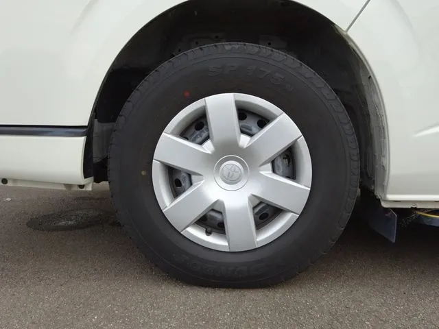 ハイエースバン　１．２５ｔ　２ＷＤ（トヨタ）の車両写真