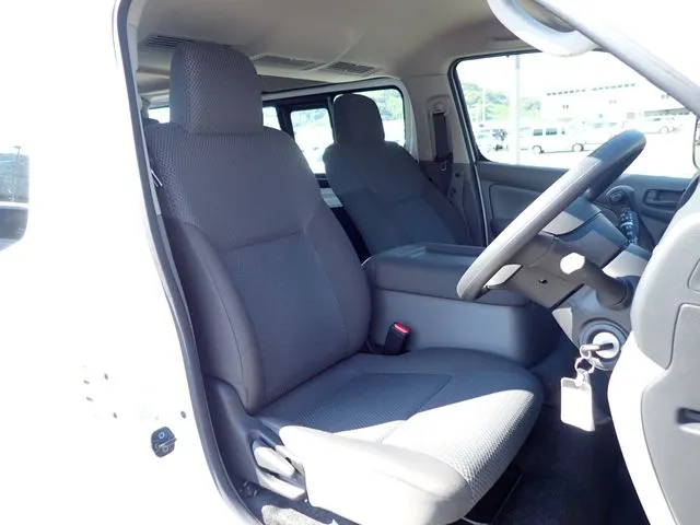 ＮＶ３５０キャラバン　ワゴン（ニッサン）の車両写真