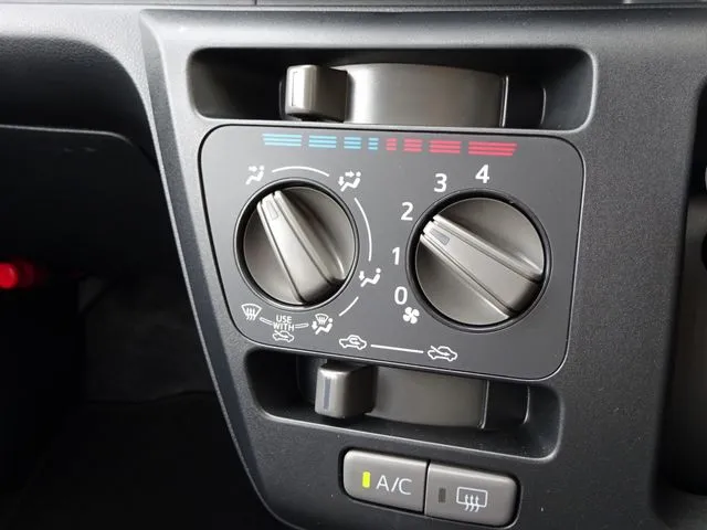 ミラ　イース（ダイハツ）の車両写真