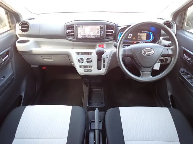 ミラ　イース（ダイハツ）の車両写真