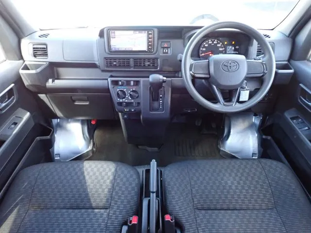 ピクシス　バン（トヨタ）の車両写真
