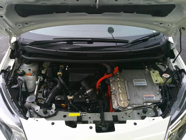 ノート 4WD(ニッサン)の車両写真