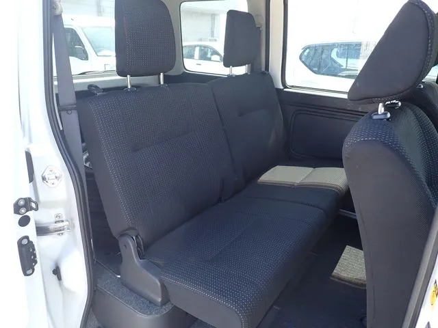 ハイゼットカーゴ 4WD(ダイハツ)の車両写真