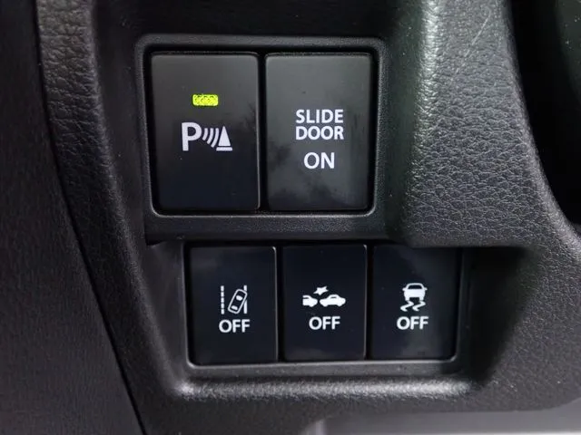 スペーシア ギア(スズキ)の車両写真