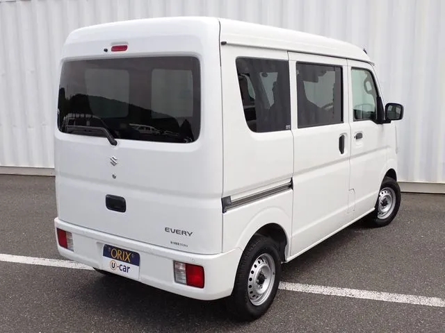 エブリイバン（スズキ）の車両写真