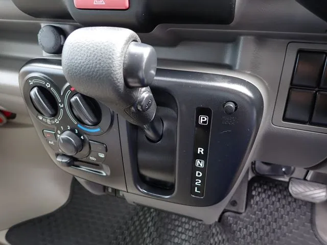 エブリイバン（スズキ）の車両写真